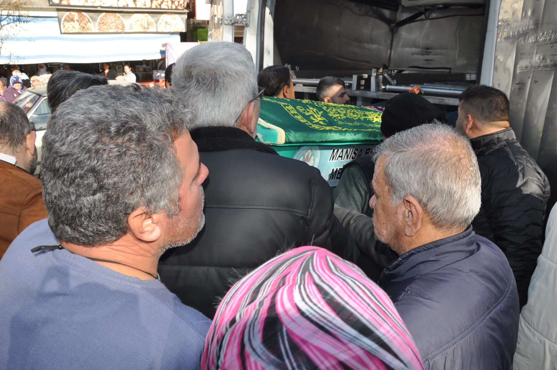 Cinayete kurban giden anne-kız toprağa verildi