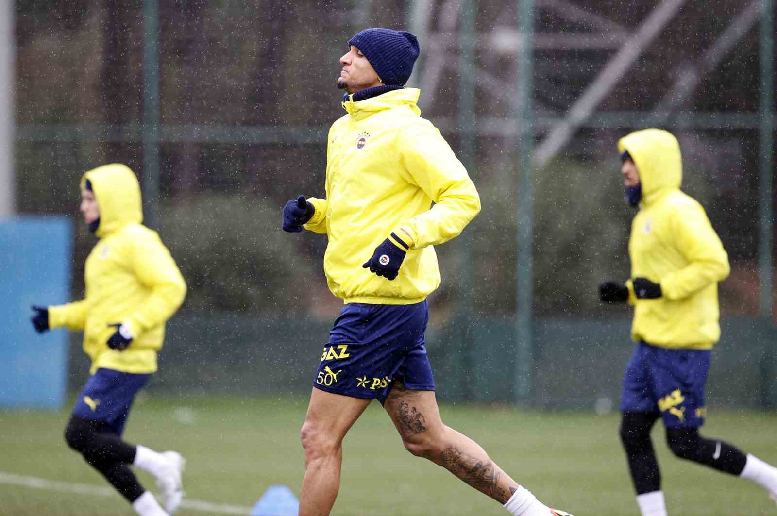 Изабелла фернандес лосинах. Паола скай tight. Обтягивающие лосины. Спортивные попы в леггинсах. Джулия баретто в джинсах.