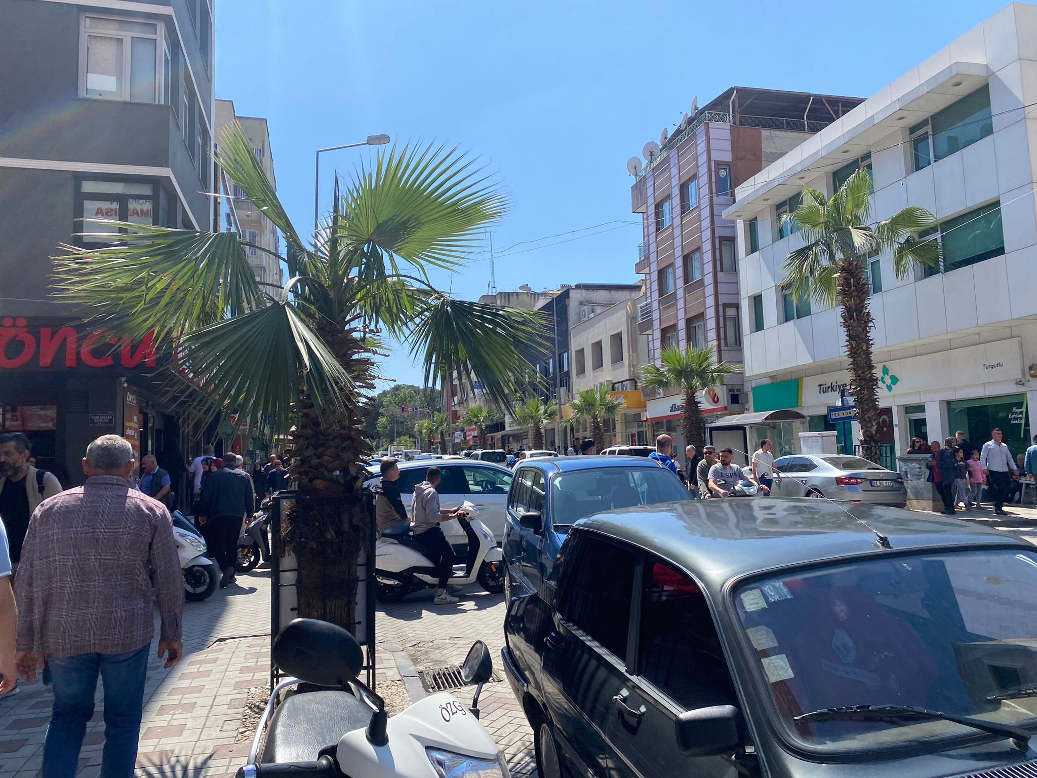 Atatürk Bulvarı'nda  Bayram Yoğunluğu