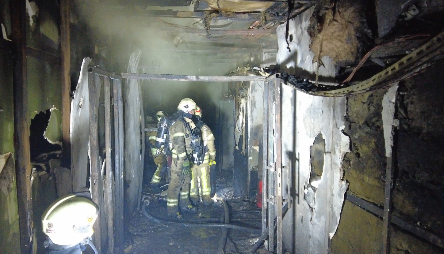 29 kişinin öldüğü gece kulübü içerisi büyük yangın sonrası görüntülendi - Genel - Turgutlu Yankı