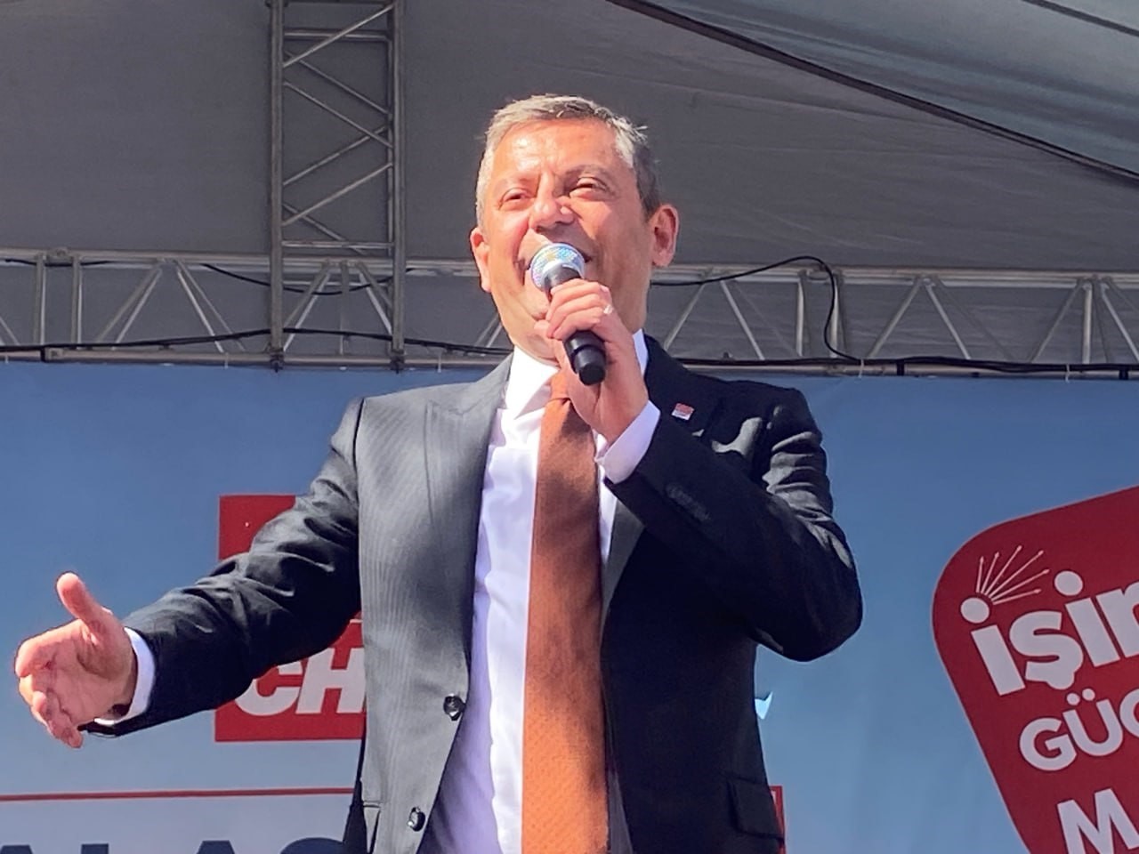 CHP Lideri Özgür Özel: "Bu ülke yoksulluk çekecek, işsizlik çekecek bir ülke değildir"