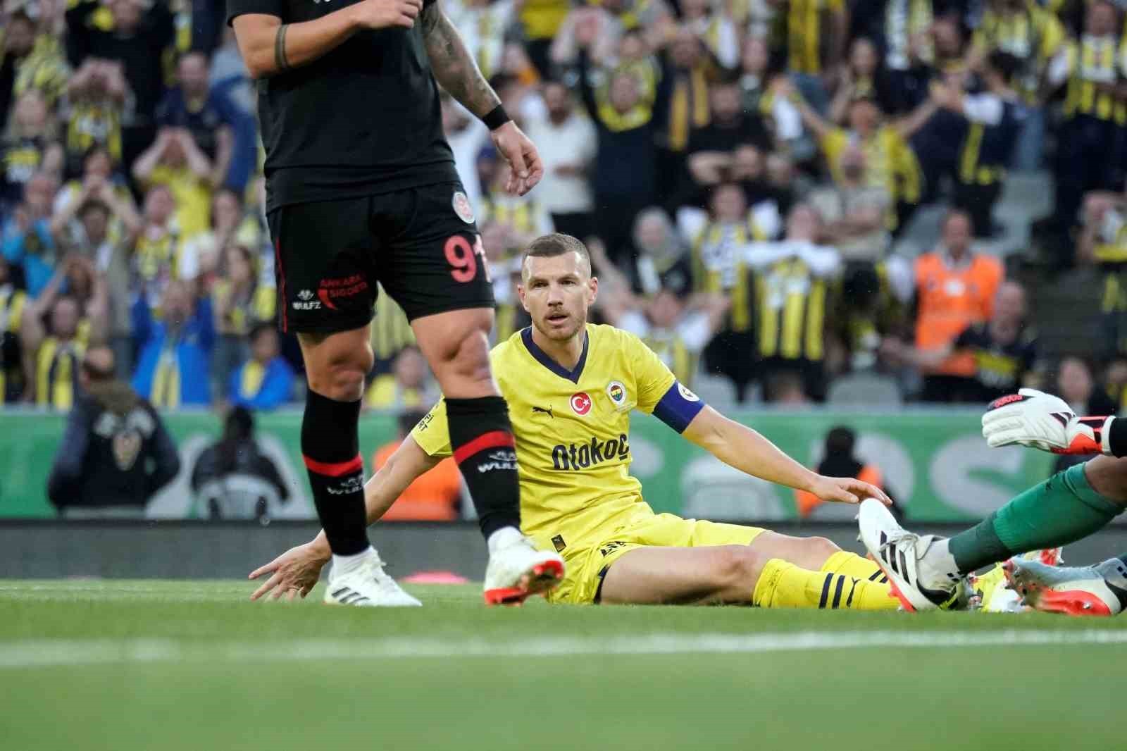 Trendyol Süper Lig: Fatih Karagümrük: 1 - Fenerbahçe: 0