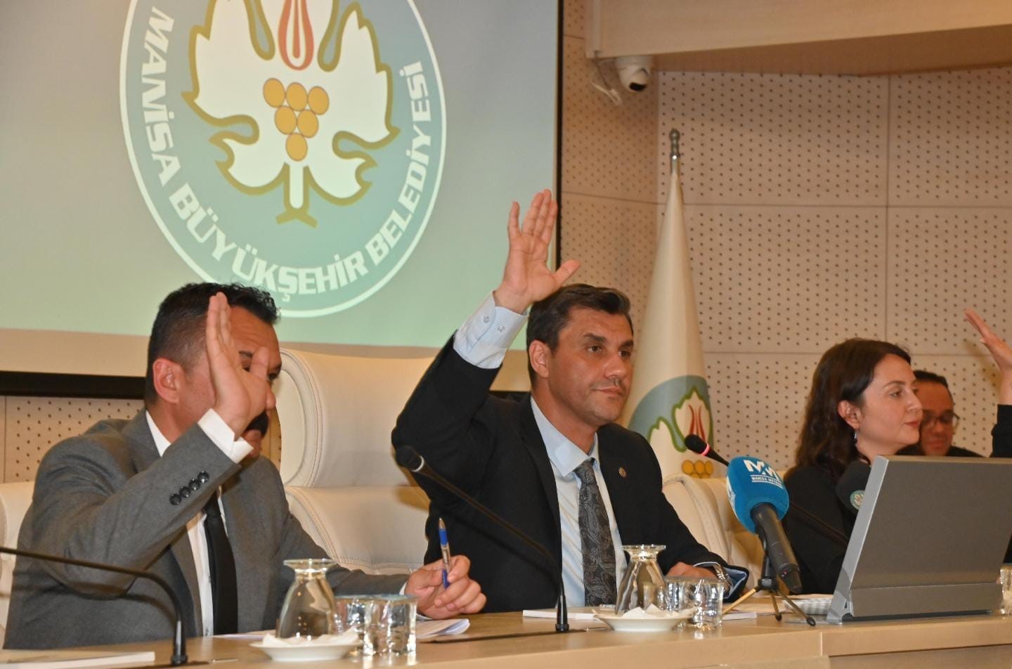 Ferdi Zeyrek başkanlığında Büyükşehir Belediye Meclisi Mayıs Ayı toplantısı gerçekleşti