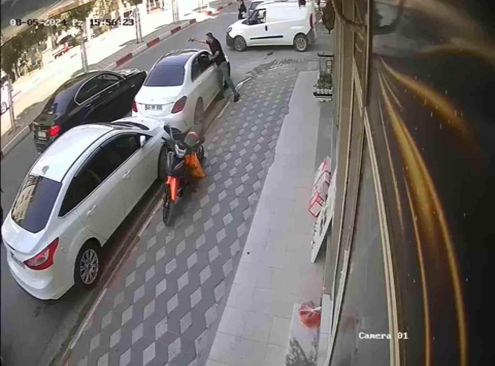 Çiçekçi cinayeti kameralara yansıdı!