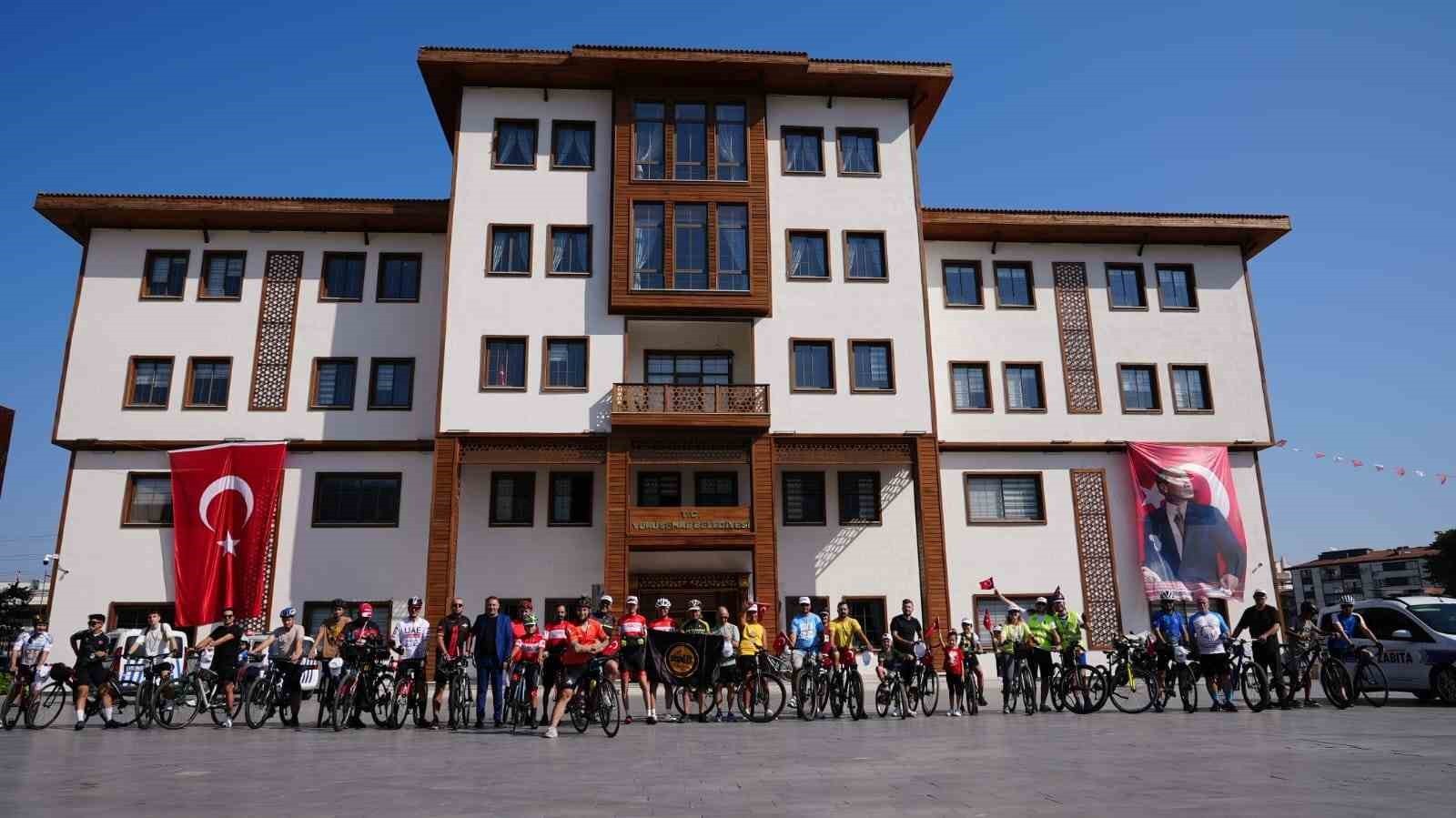 Pedallar Manisa'dan İzmir'e kadar çevrildi