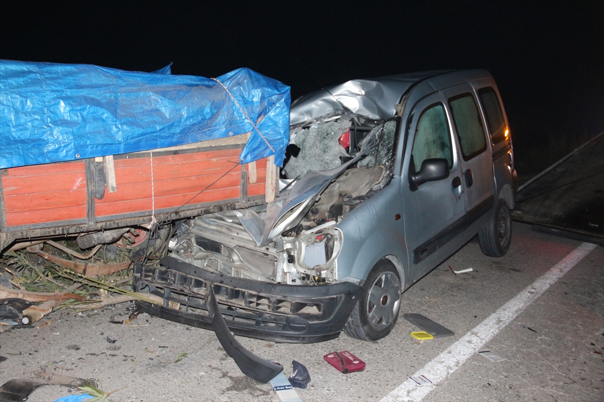 Manisa'da feci kaza: 1 ölü, 2 yaralı