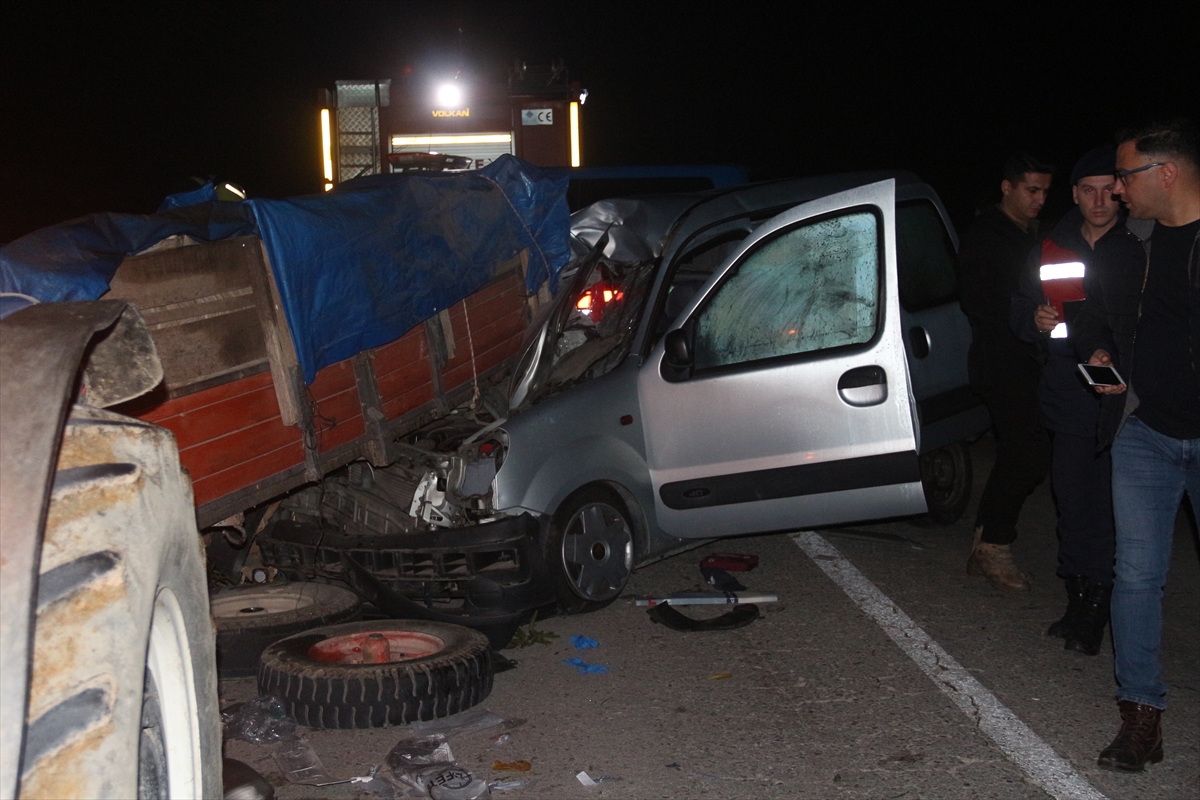Manisa'da feci kaza: 1 ölü, 2 yaralı