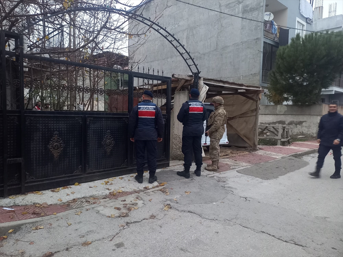 1 milyon 210 bin TL'lik kaçak sigara baskını: 4 gözaltı!