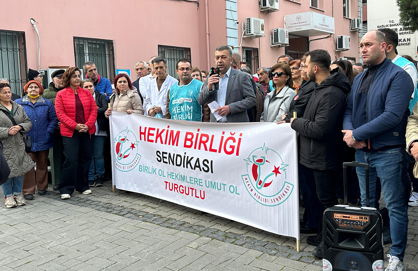 Aile hekimlerinden ‘eziyet yönetmeliği’ tepkisi: ‘Daha ne kadar bekleyeceğiz?’