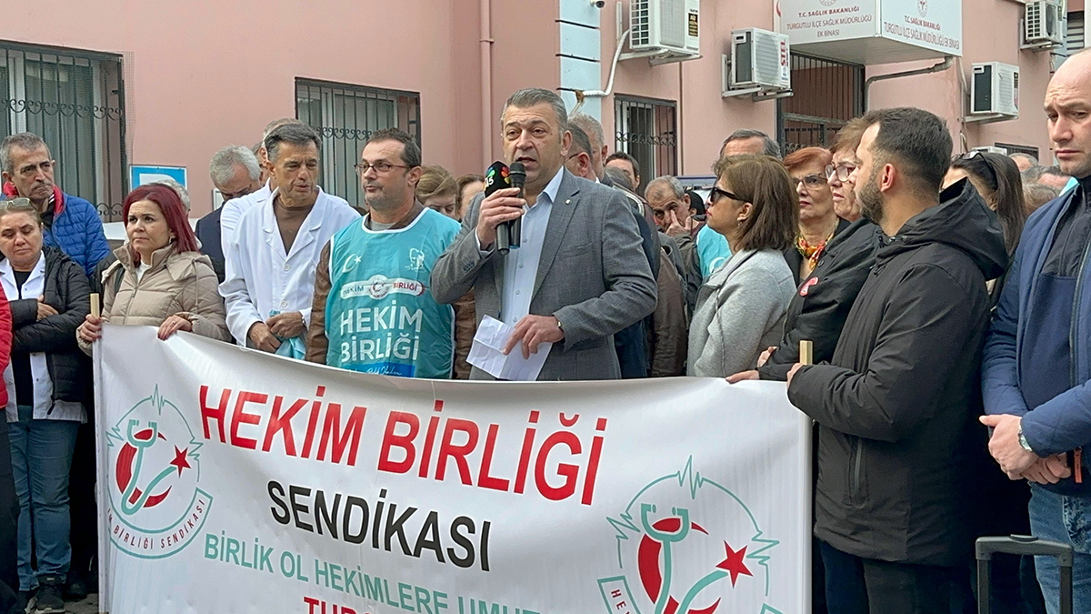 Aile hekimlerinden ‘eziyet yönetmeliği’ tepkisi: ‘Daha ne kadar bekleyeceğiz?’