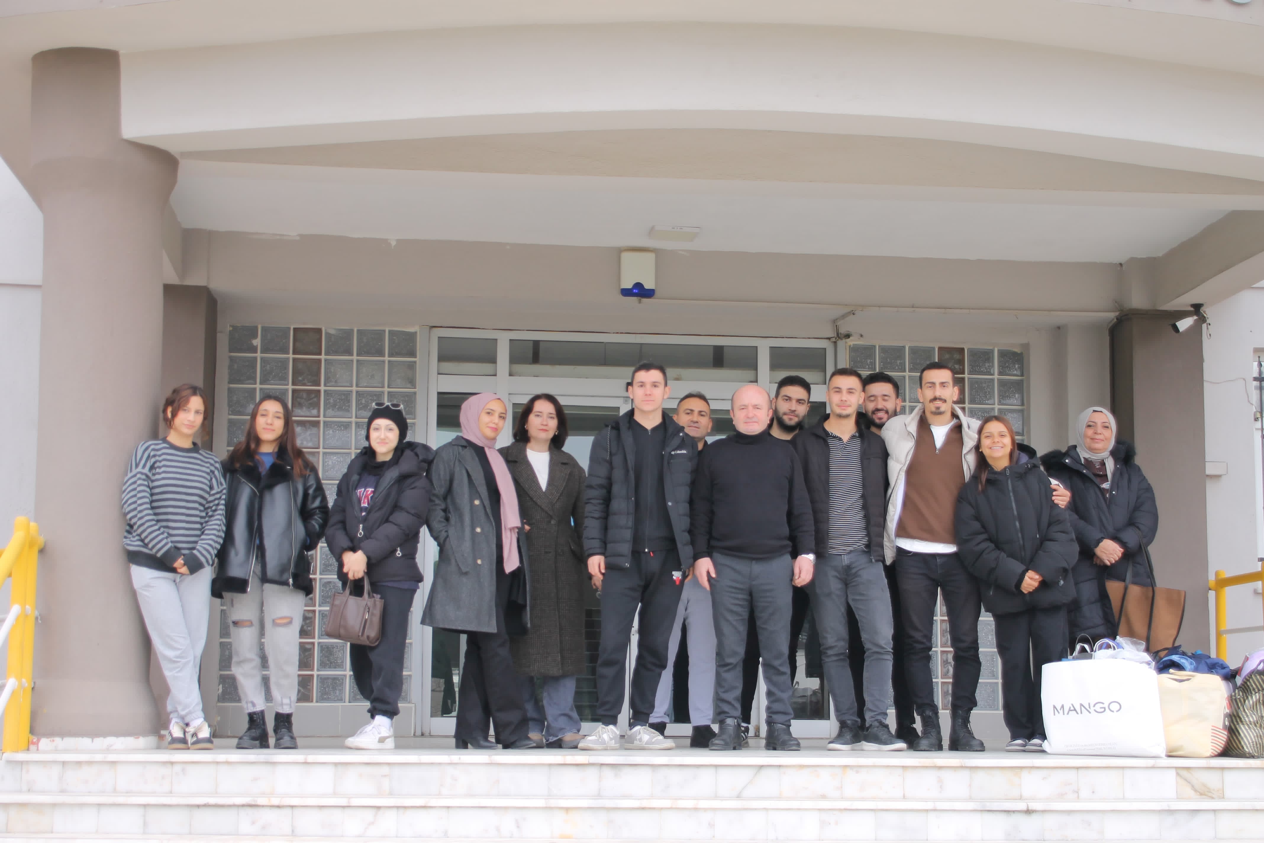 Turgutlu MYO’dan ‘kış mevsimi ihtiyaç yardımı’ projesi