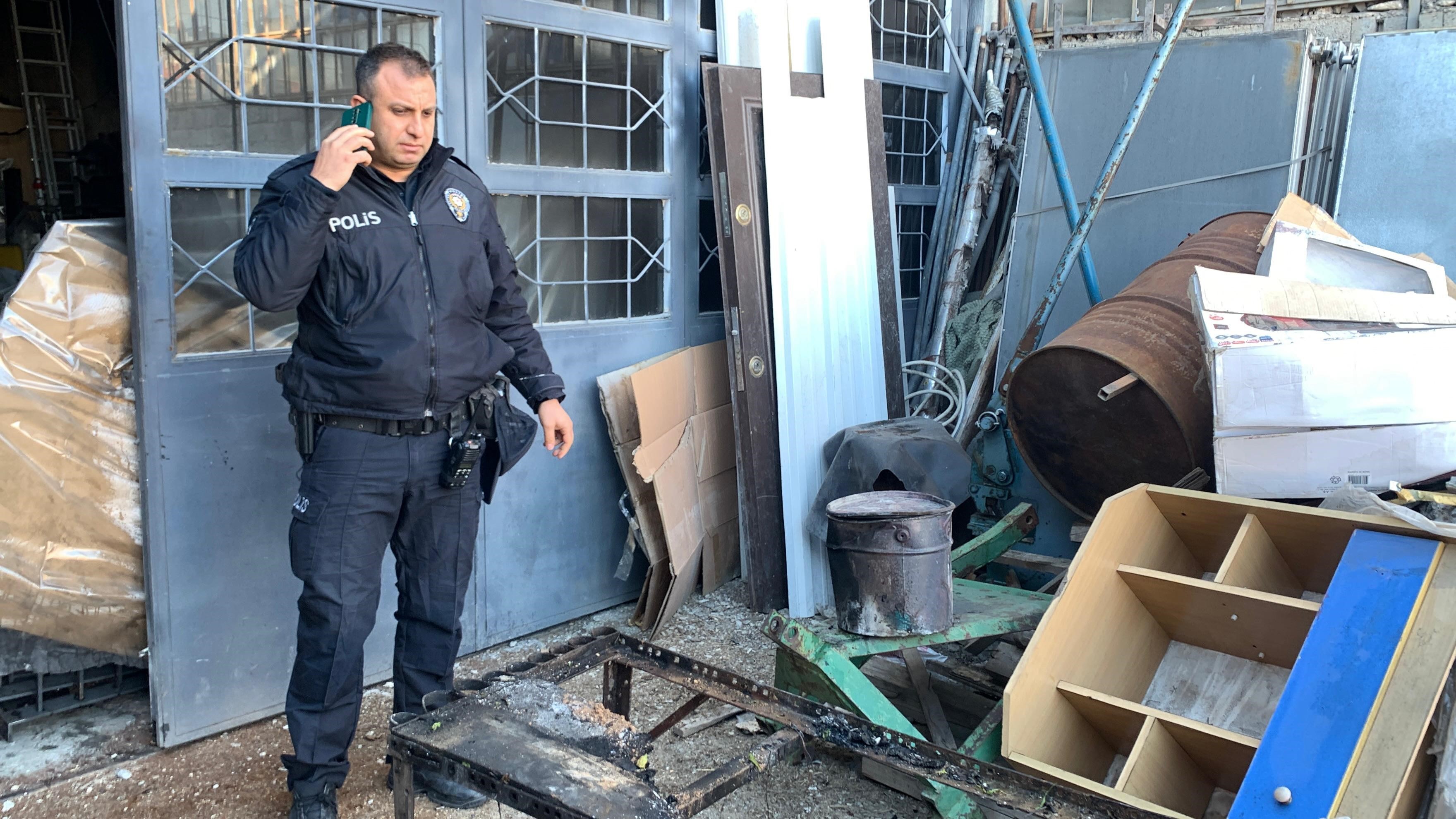 Kovada saklanan paralar kül oldu