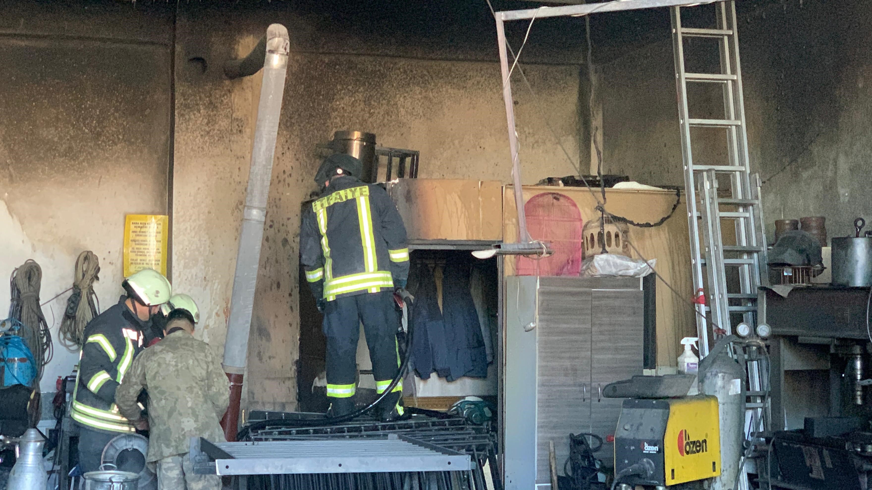 Kovada saklanan paralar kül oldu