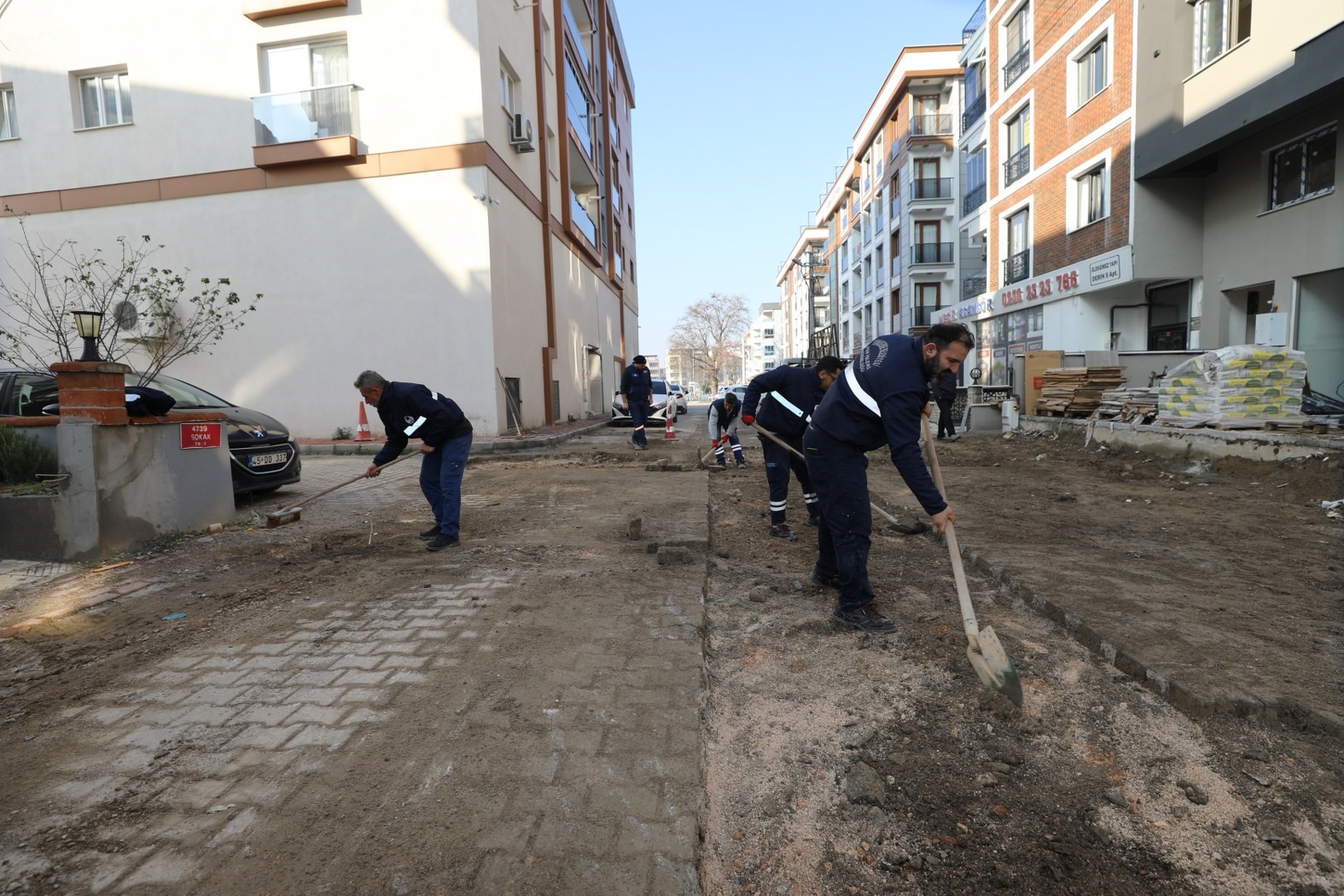 Yol yenileme çalışmaları tüm hızıyla devam ediyor