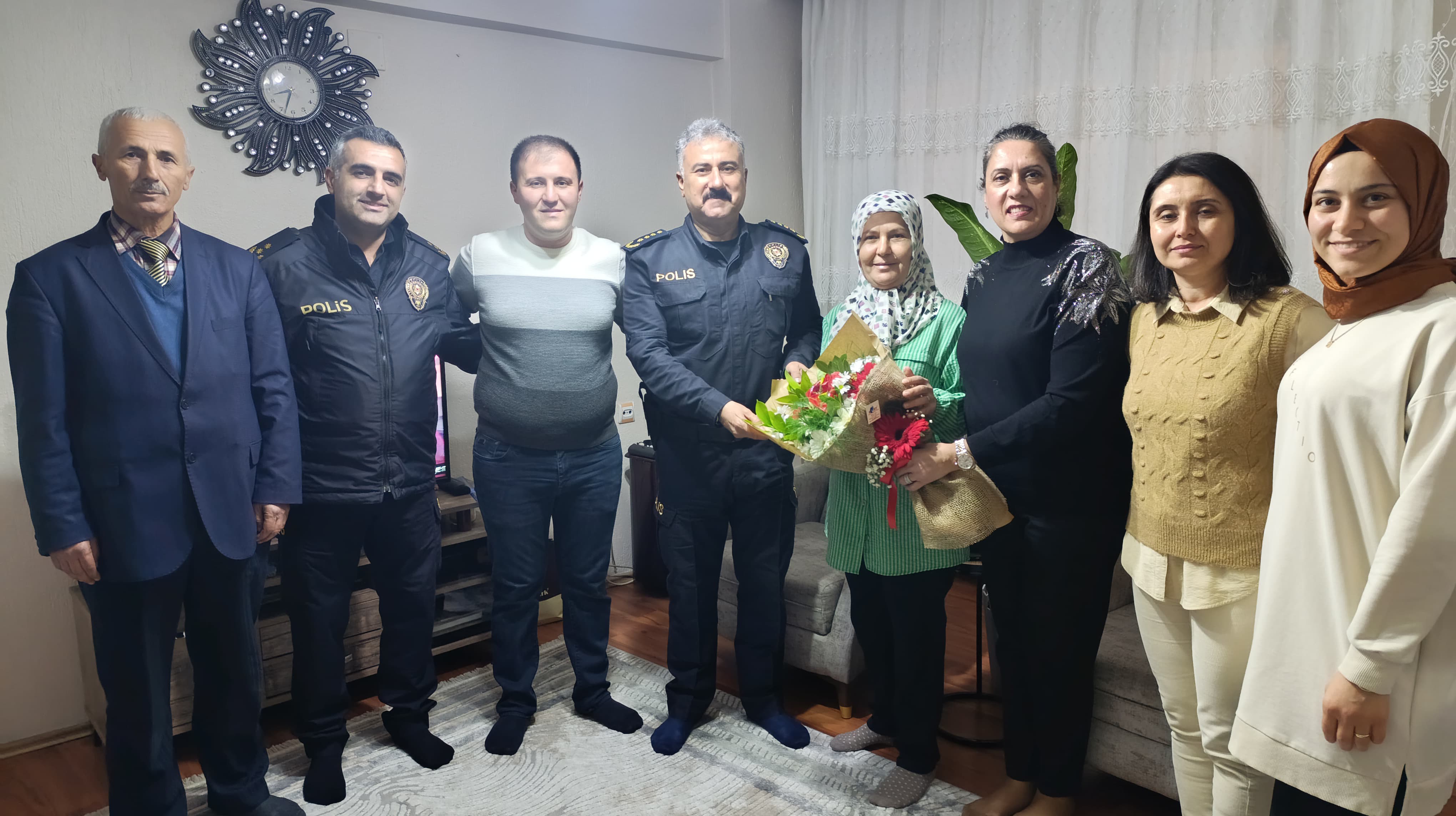 Manisa İl Emniyet Müdürü Aktaş'tan, şehit ailesine ziyaret