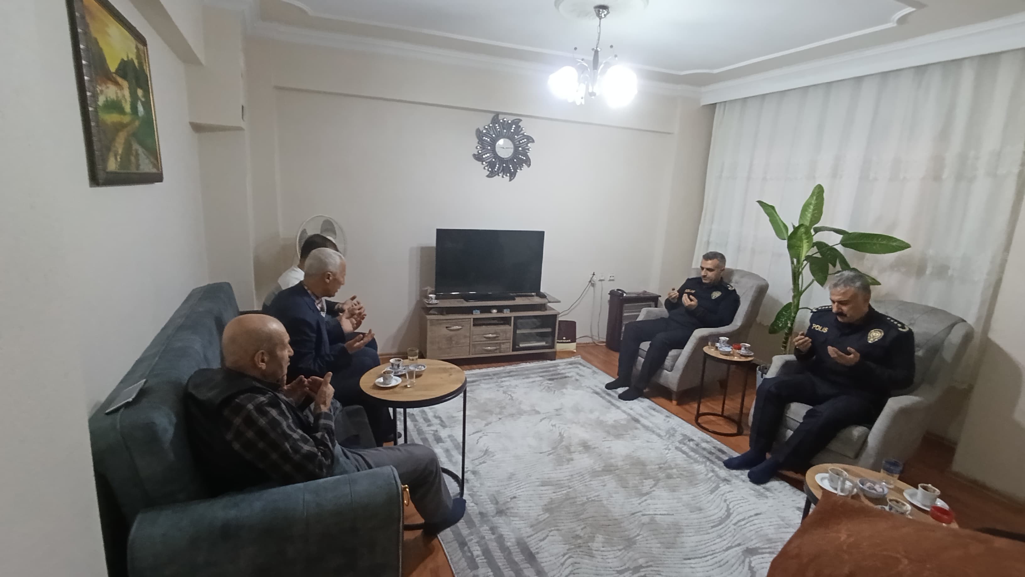 Manisa İl Emniyet Müdürü Aktaş'tan, şehit ailesine ziyaret
