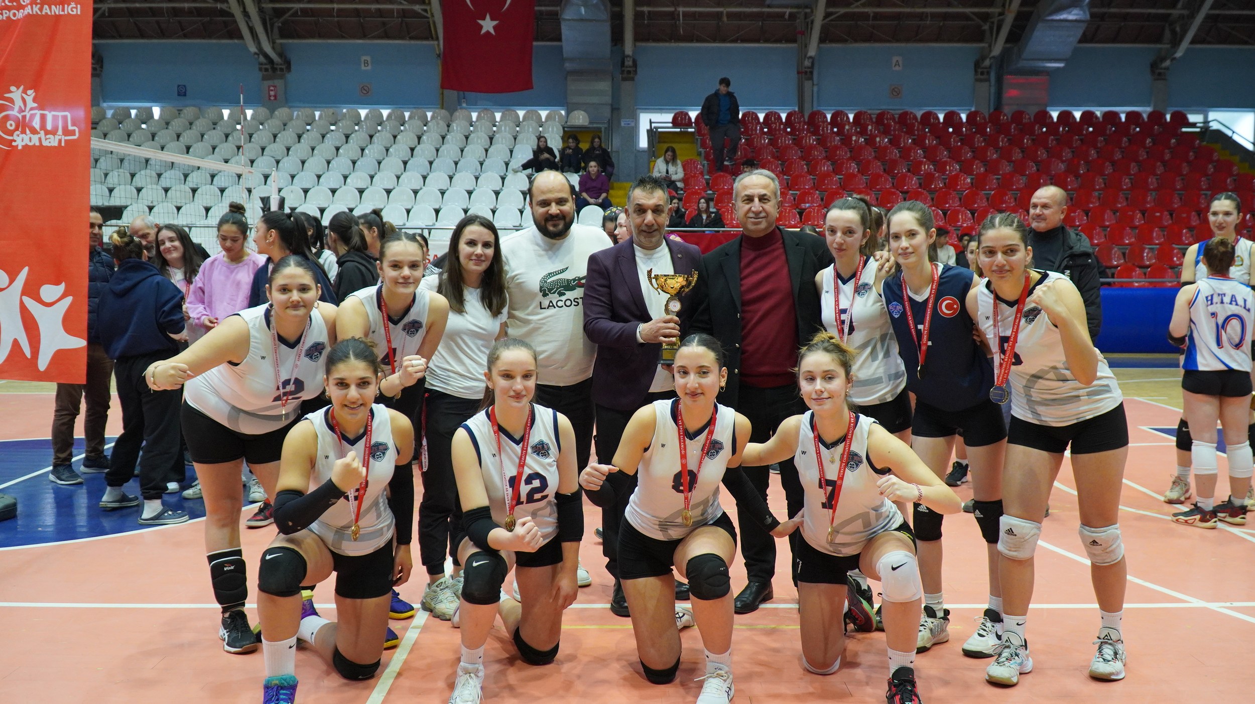 Manisa’da Okul Sporları: Voleybol Gençler İl Birinciliği Sona Erdi