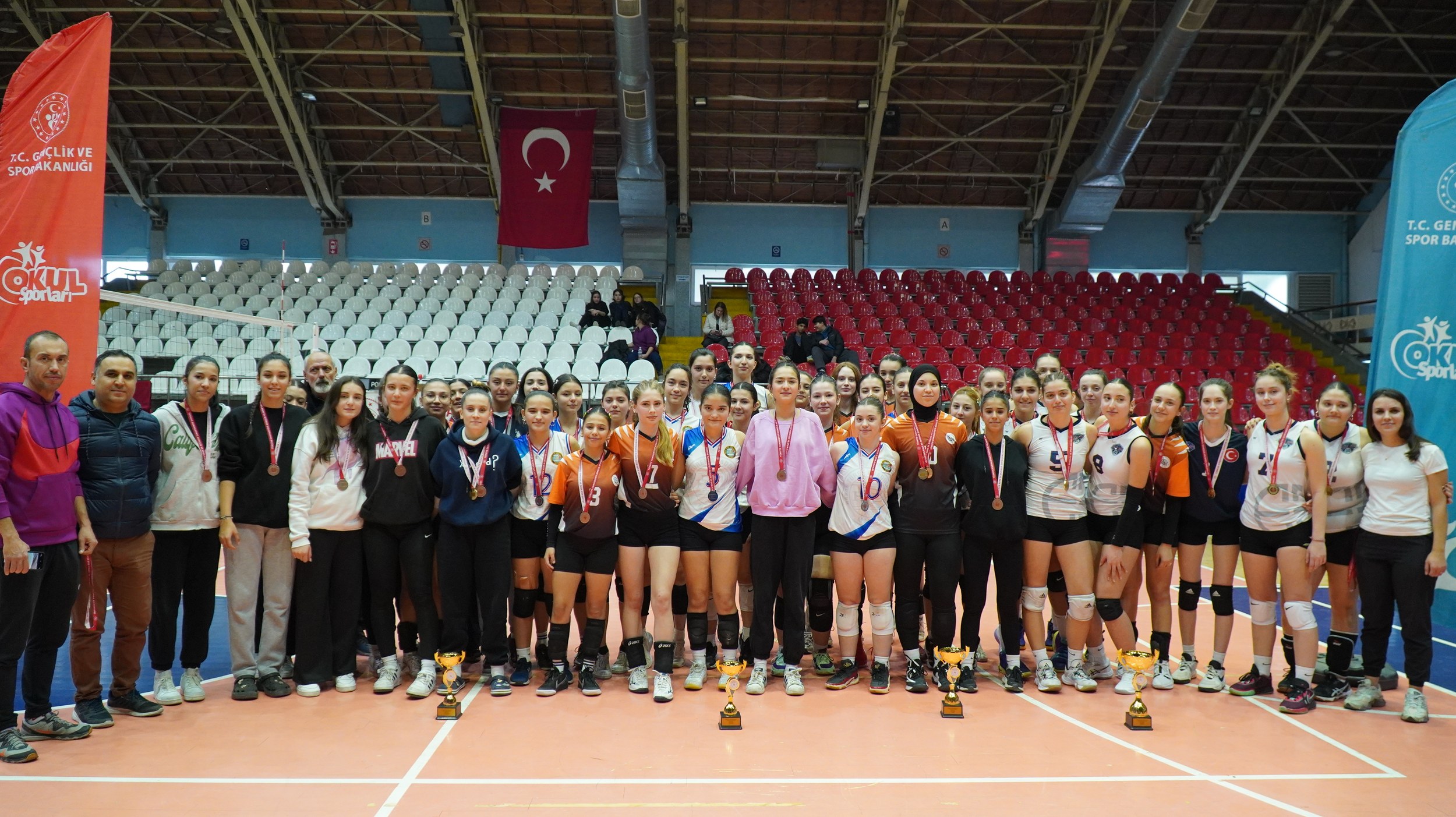 Manisa’da Okul Sporları: Voleybol Gençler İl Birinciliği Sona Erdi