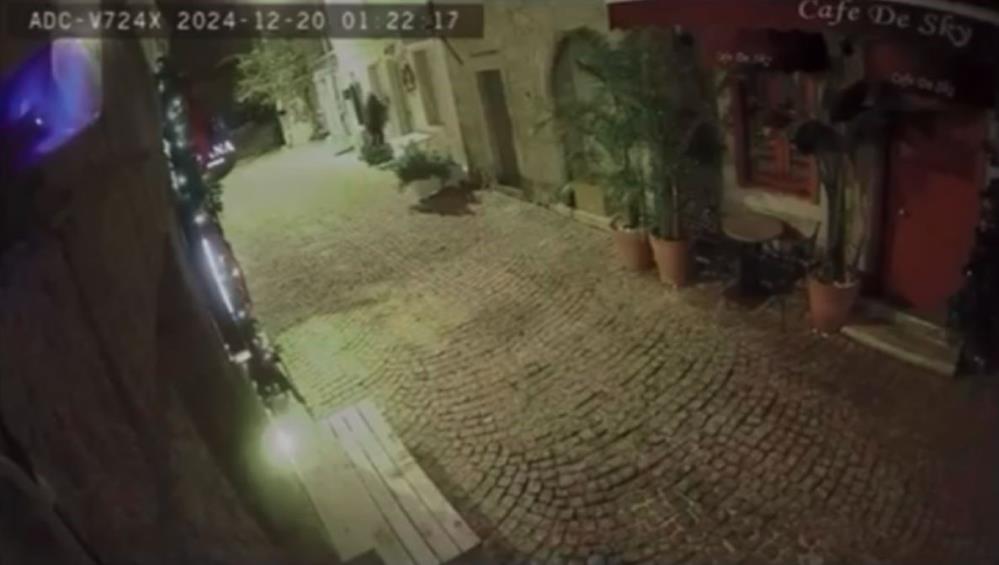 Bir garip hırsızlık daha: Bu da yılbaşı süsü hırsızlığı!