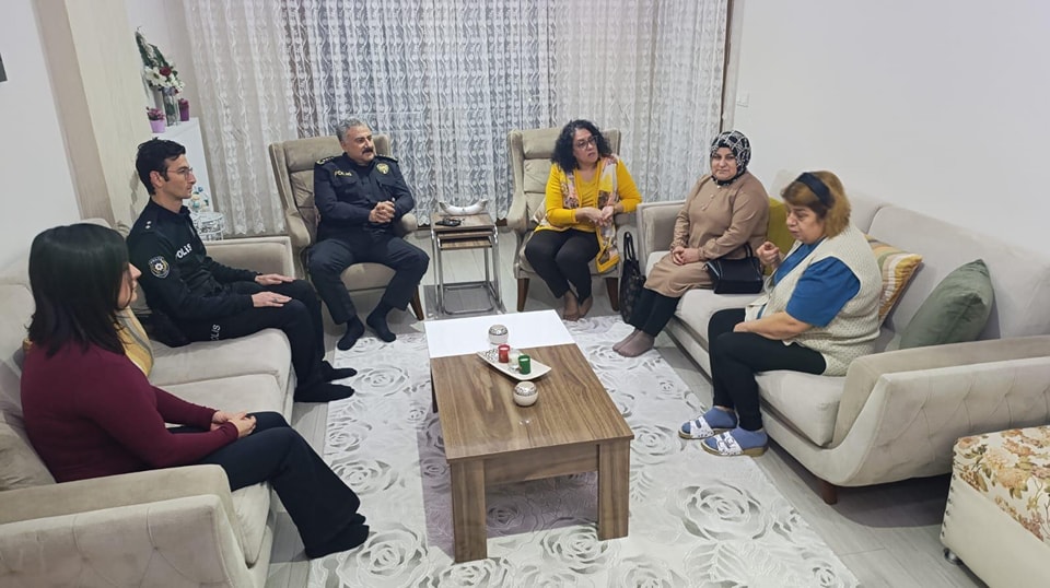 Manisa İl Emniyet Müdürü Aktaş'tan şehit ailesine ziyaret