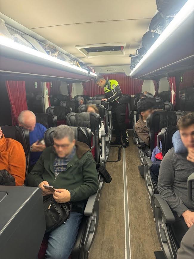 Manisa'da otobüslerde emniyet kemeri  denetimi yapıldı