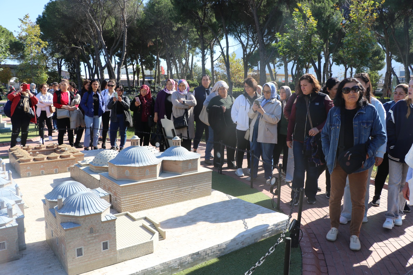 Manisa Büyükşehir Belediyesi, Kadınları Sosyal Hayatla Buluşturmaya Devam Ediyor