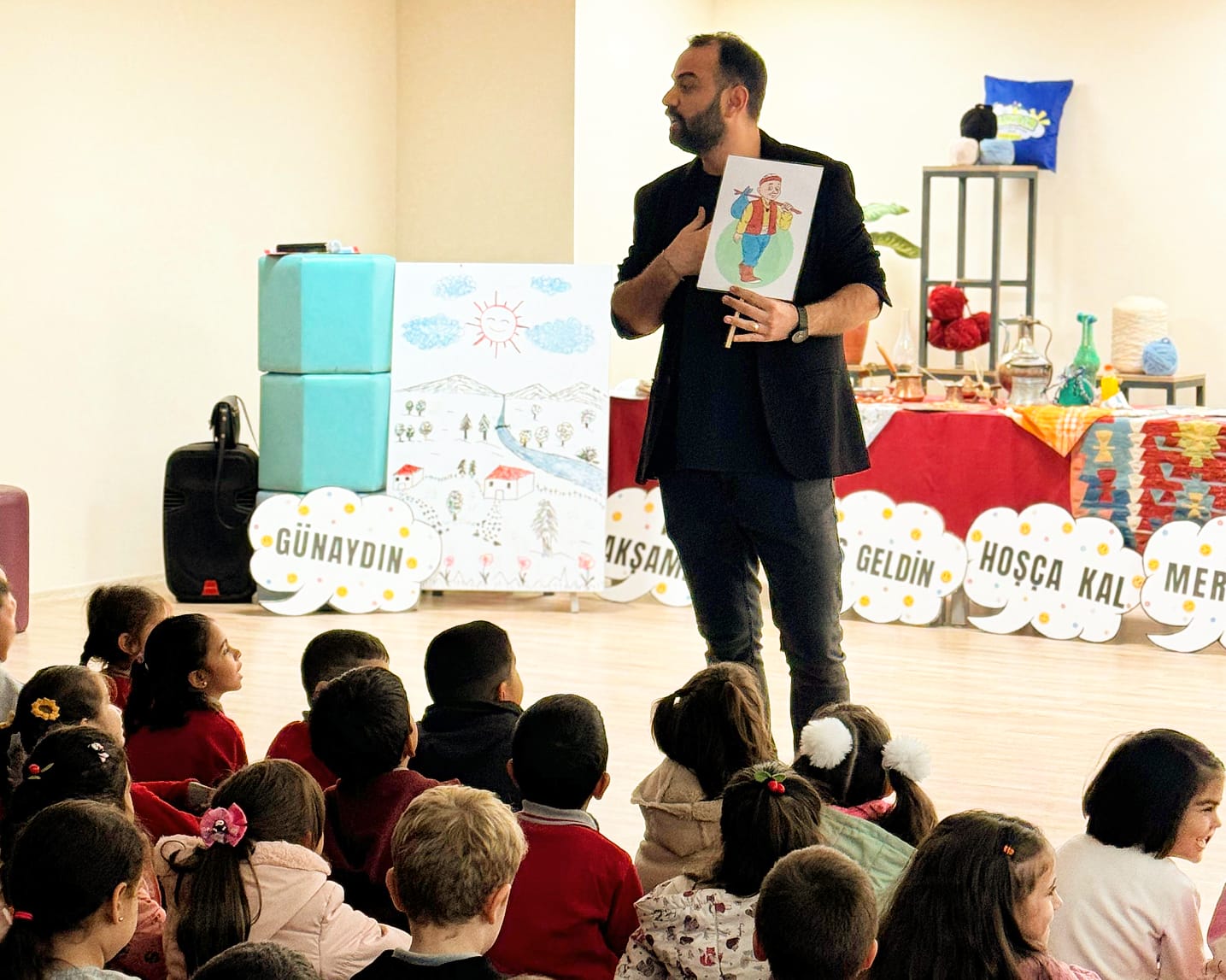 Mindere oturup, eğlenerek öğreniyorlar