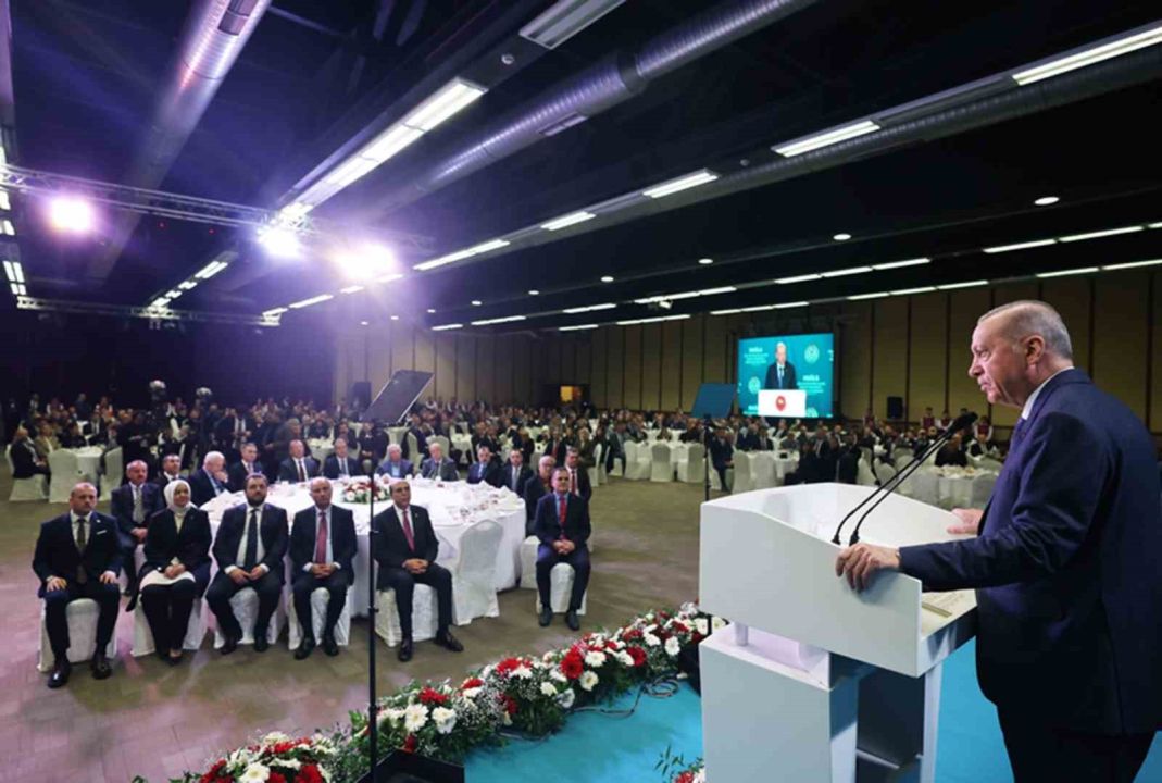 Erdoğan: "Yeni anayasa Türkiye için lüks değil, çok geç kalmış bir ihtiyaçtır”