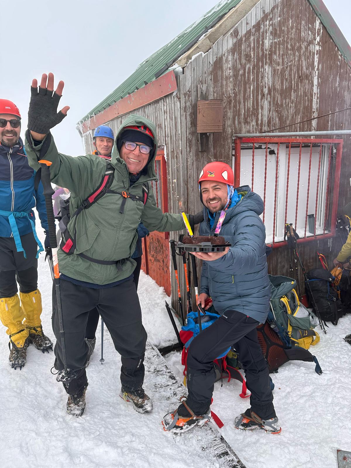 Zirve Dağcılık’tan çifte faaliyet