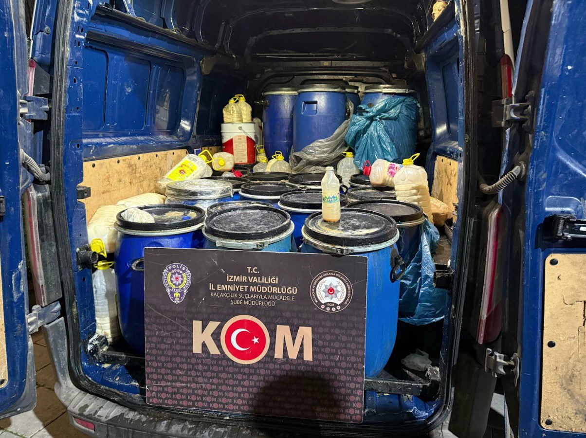 İzmir'de kaçakçılık operasyonu: Tam 13 Milyon TL!