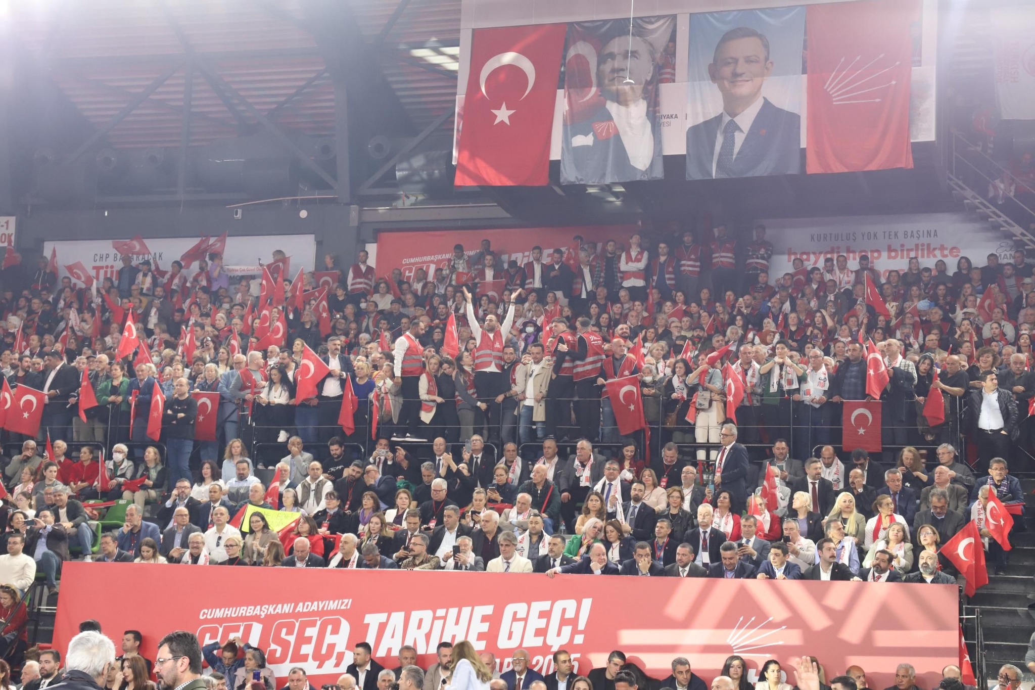 İmamoğlu, seçim çalışmalarına İzmir'den başladı