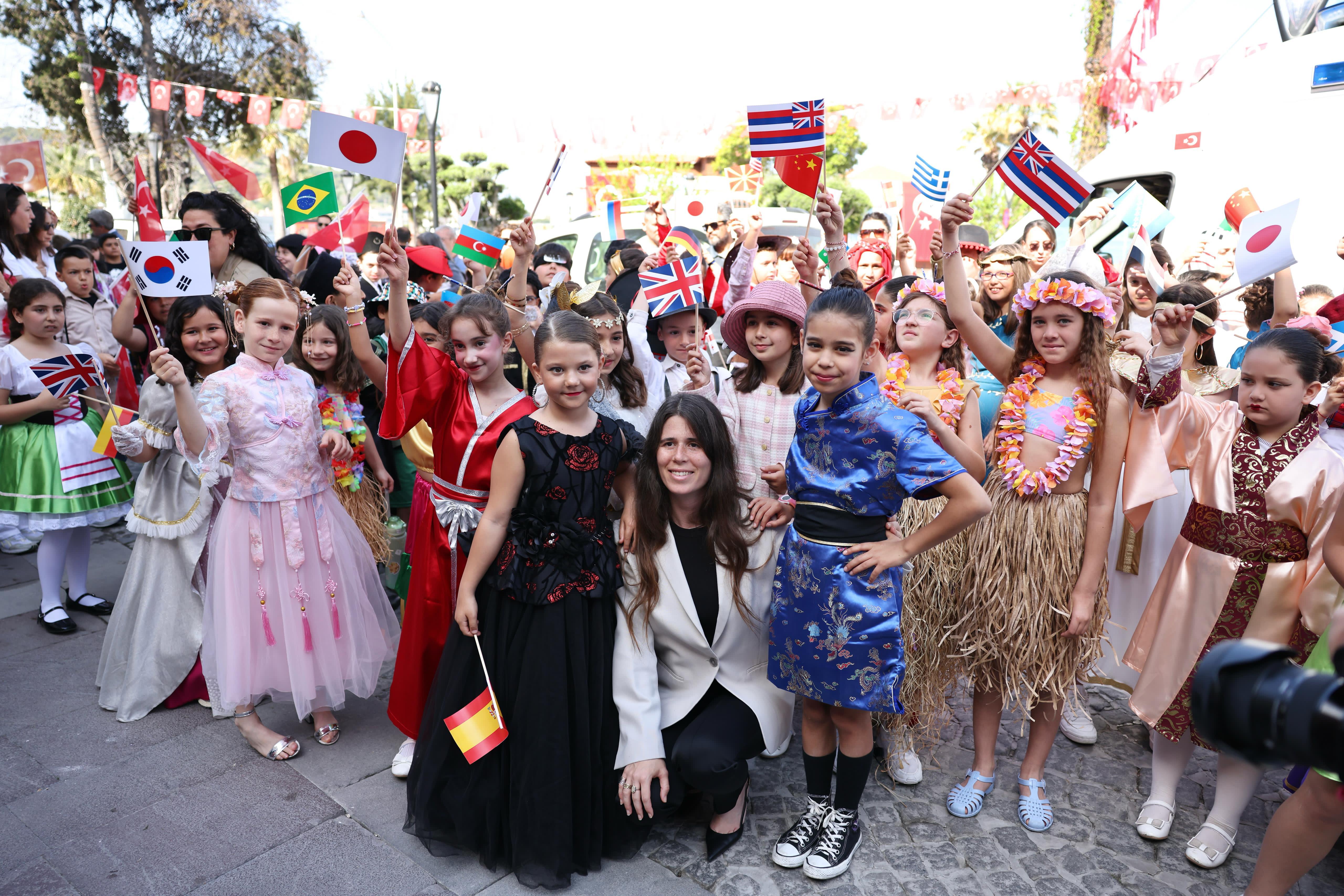 23 Nisan Ulusal Egemenlik ve Çocuk Bayramı, Çeşme’de düzenlenen etkinliklerle kutlandı