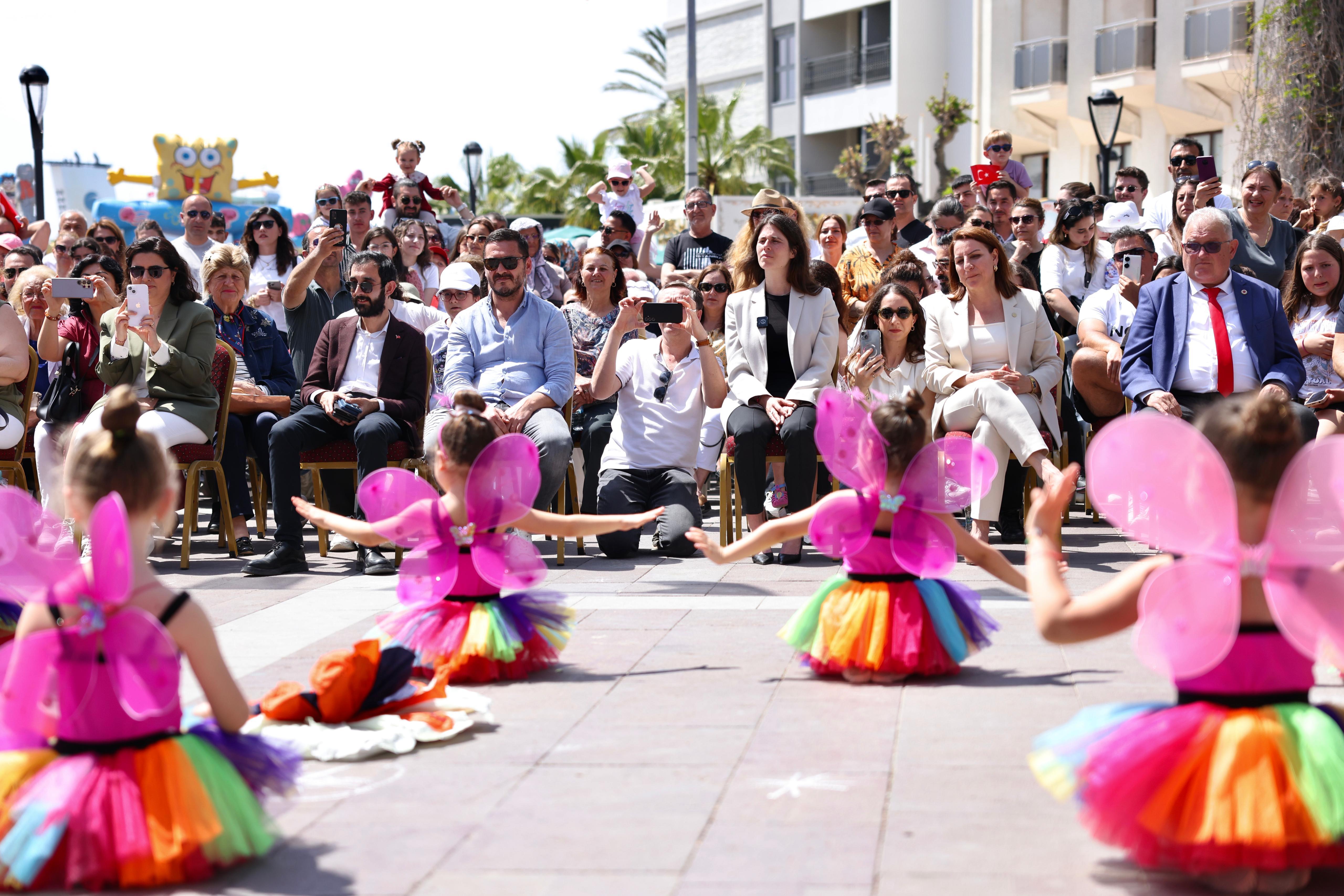 23 Nisan Ulusal Egemenlik ve Çocuk Bayramı, Çeşme’de düzenlenen etkinliklerle kutlandı