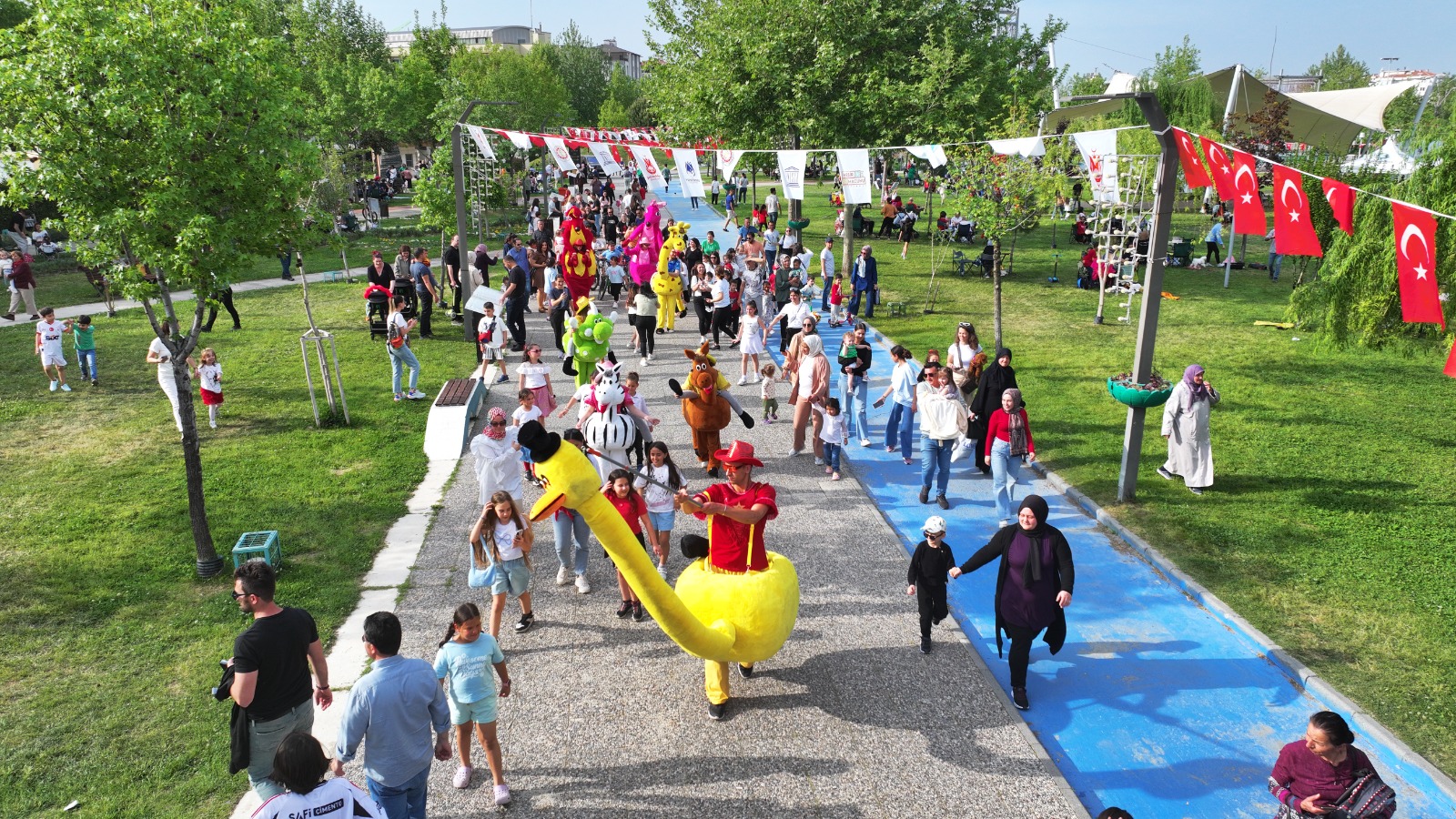 Manisa'da 23 Nisan Coşkusu