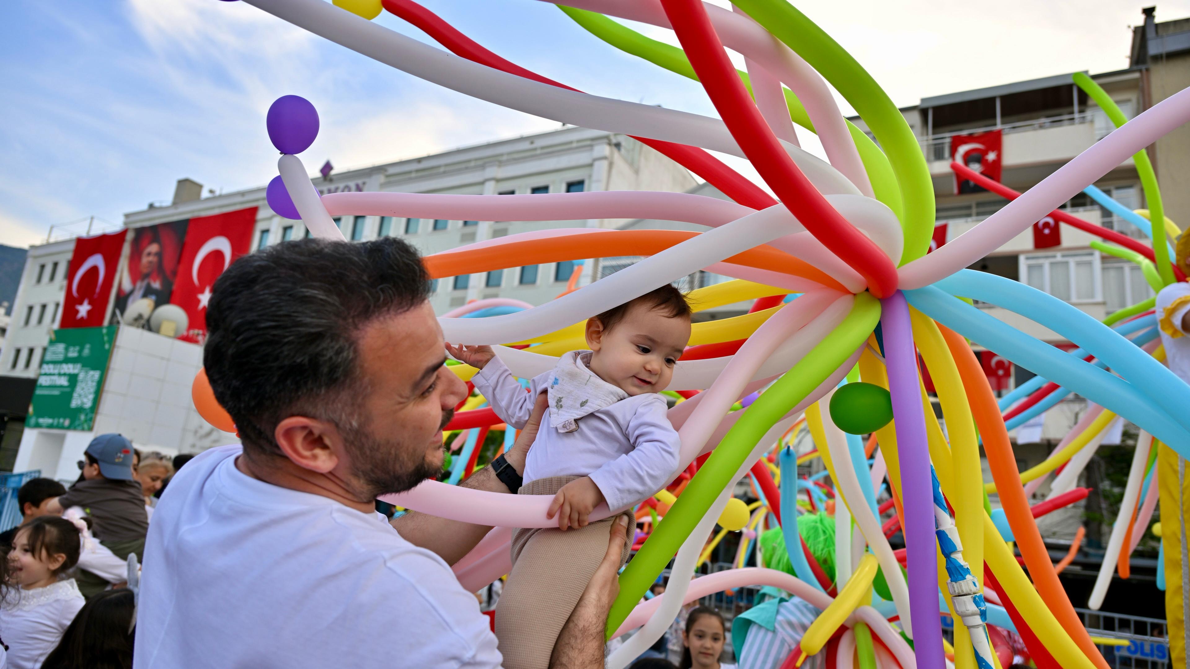Manisa'da 23 Nisan Coşkusu