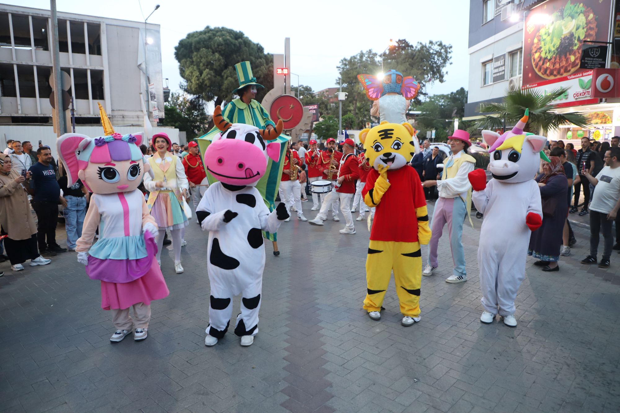 Turgutlu’da 23 Nisan Coşkusu