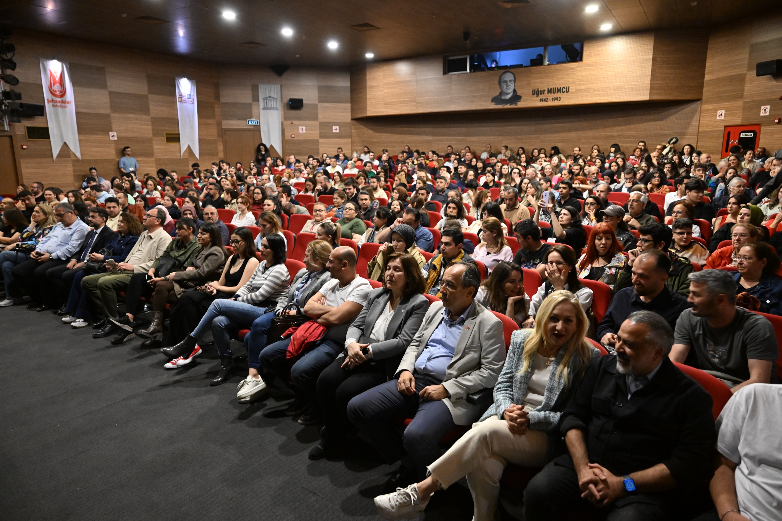 1. Manisa Mesir Tiyatro Festivali'ne Büyük İlgi