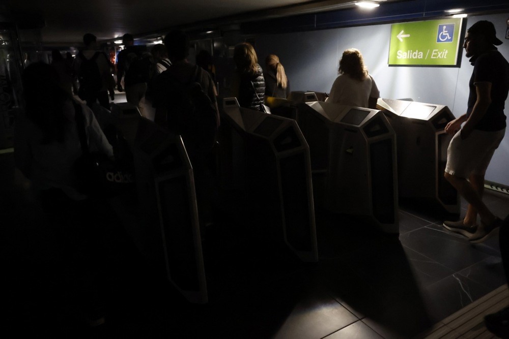 İspanya'ya elektrik verilmesi 10 saati bulabilir
