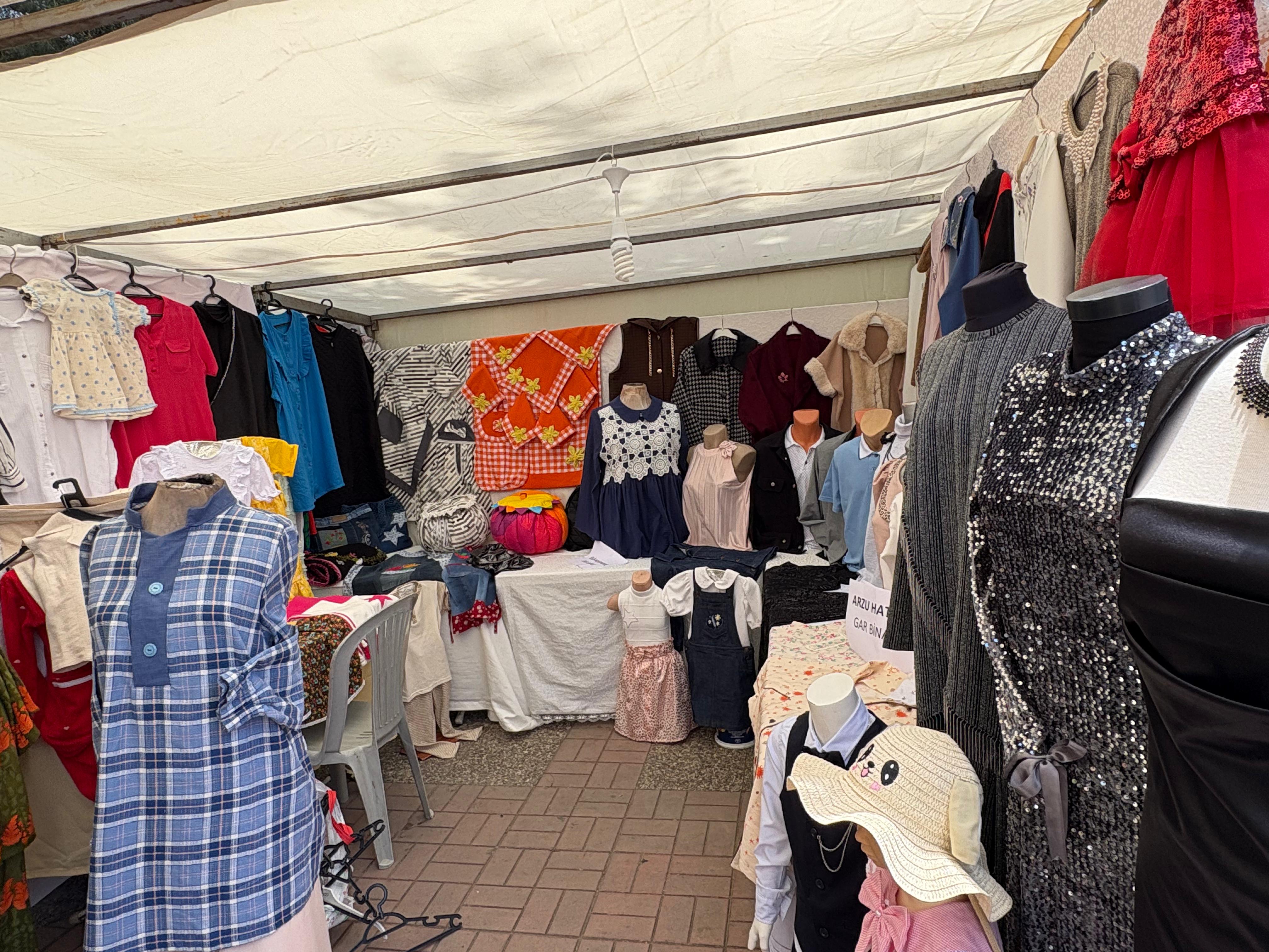 Kursiyerlerin el emeği göz nuru ürünleri sergilenmeye başlandı