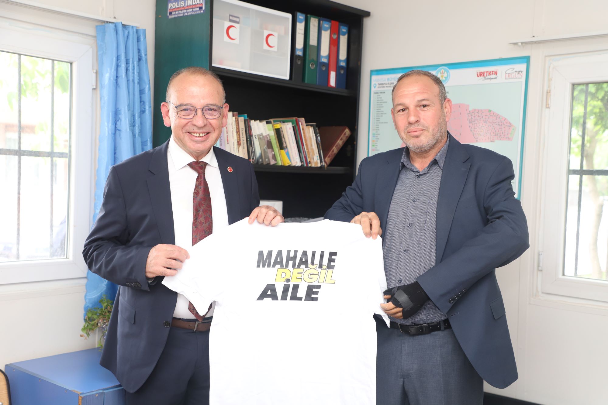 Başkan Çetin Akın: “Mahallelerimizin sorunlarını birer birer çözüyoruz”