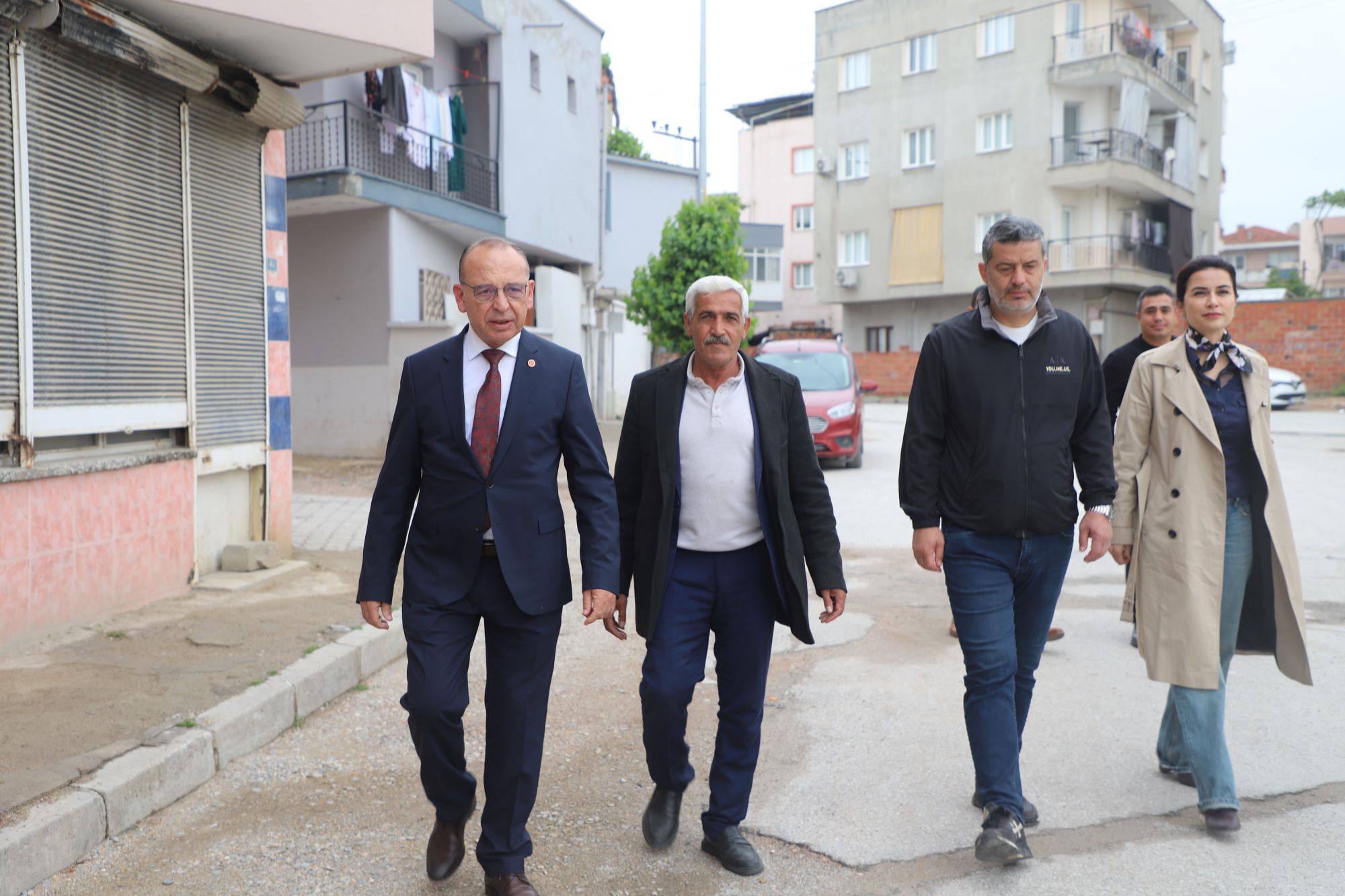 Başkan Çetin Akın: “Mahallelerimizin sorunlarını birer birer çözüyoruz”
