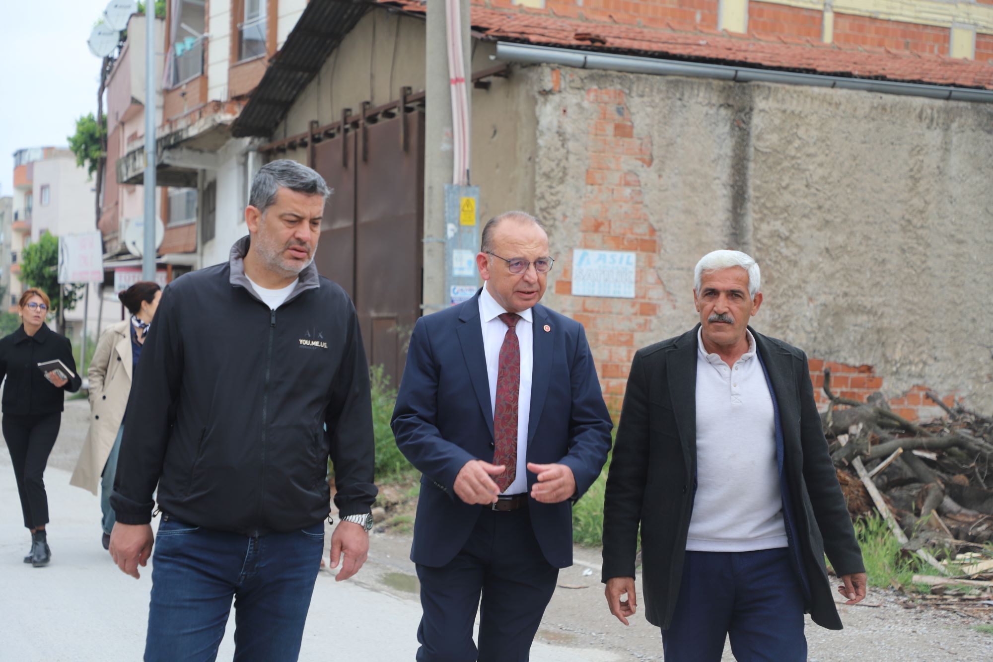 Başkan Çetin Akın: “Mahallelerimizin sorunlarını birer birer çözüyoruz”