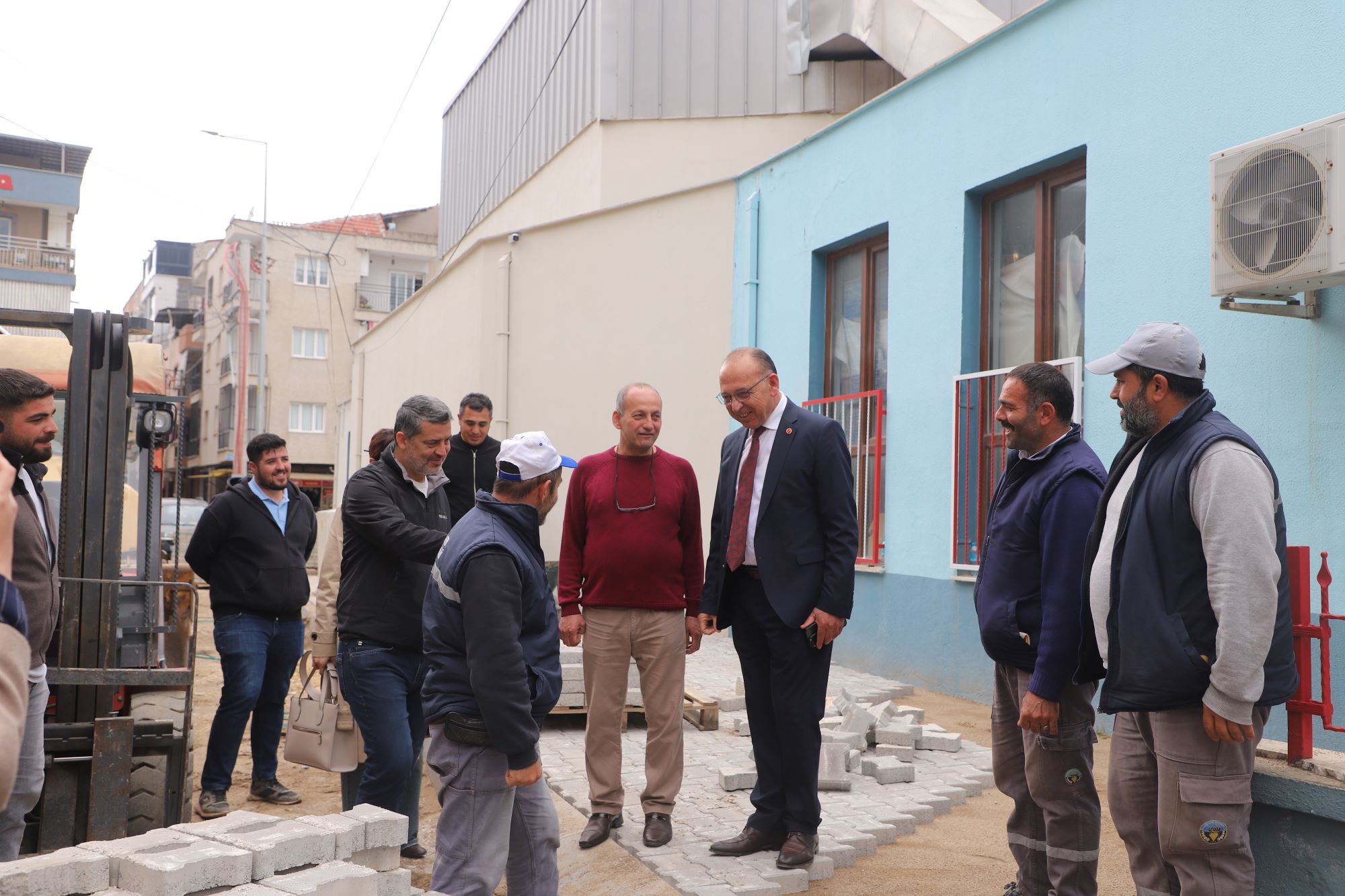 Başkan Çetin Akın: “Mahallelerimizin sorunlarını birer birer çözüyoruz”