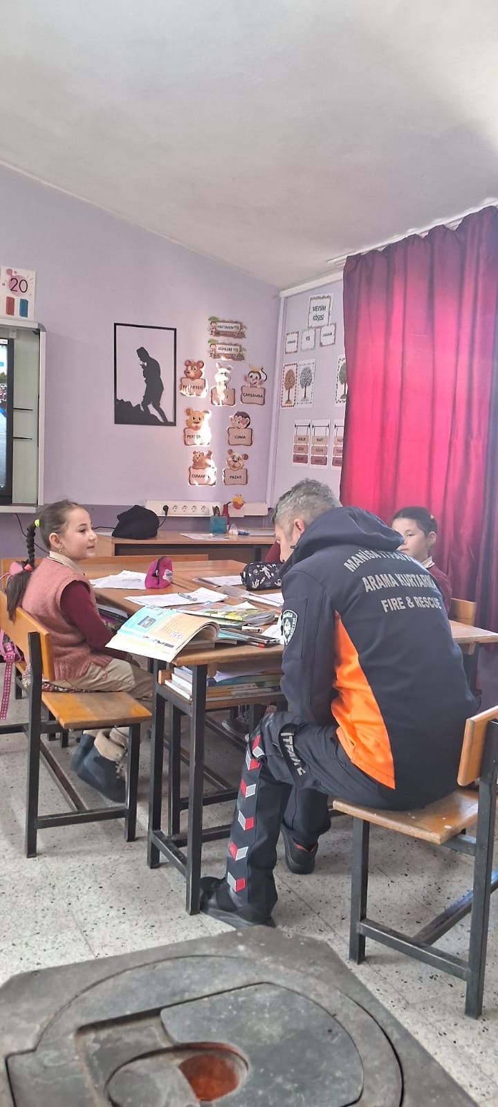 Manisa'da İtfaiye’den Öğrencilere Yangın Güvenliği Eğitimi