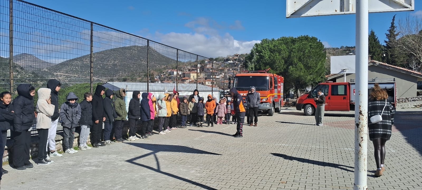 Manisa'da İtfaiye’den Öğrencilere Yangın Güvenliği Eğitimi
