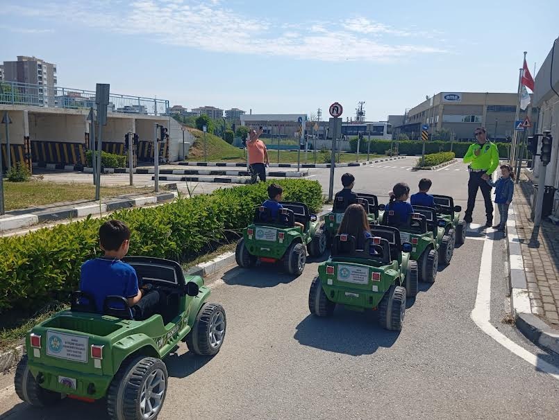 Manisa’da Trafik Haftası Etkinlikleri Kapsamında Denetim ve Eğitim