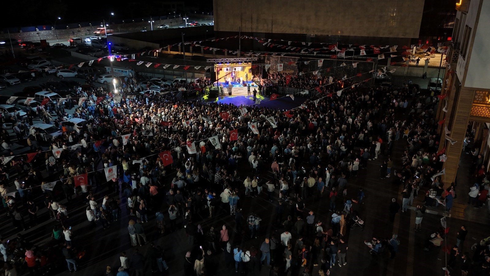 Yunusemre’de Balkan ezgileri yankılandı