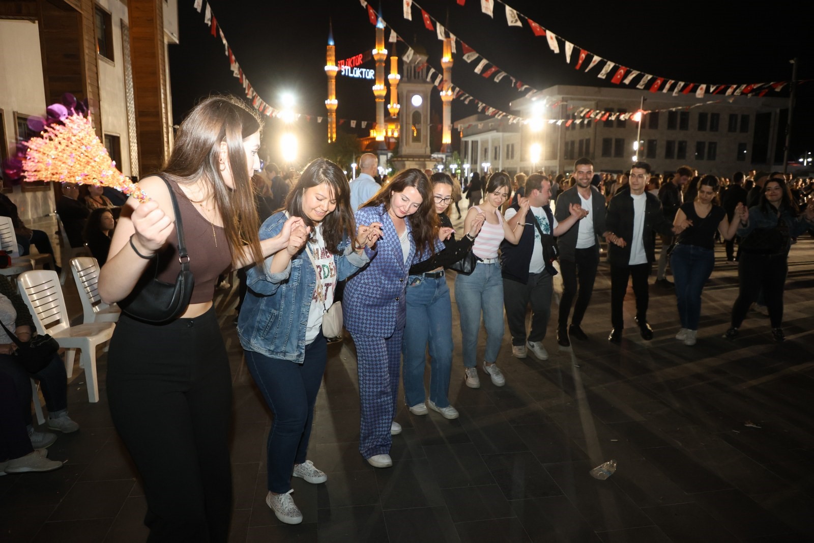 Yunusemre’de Balkan ezgileri yankılandı