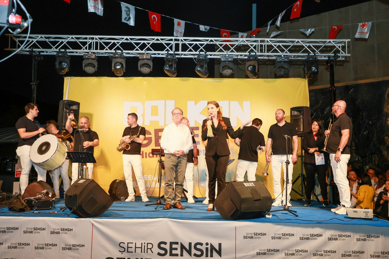 Yunusemre’de Balkan ezgileri yankılandı