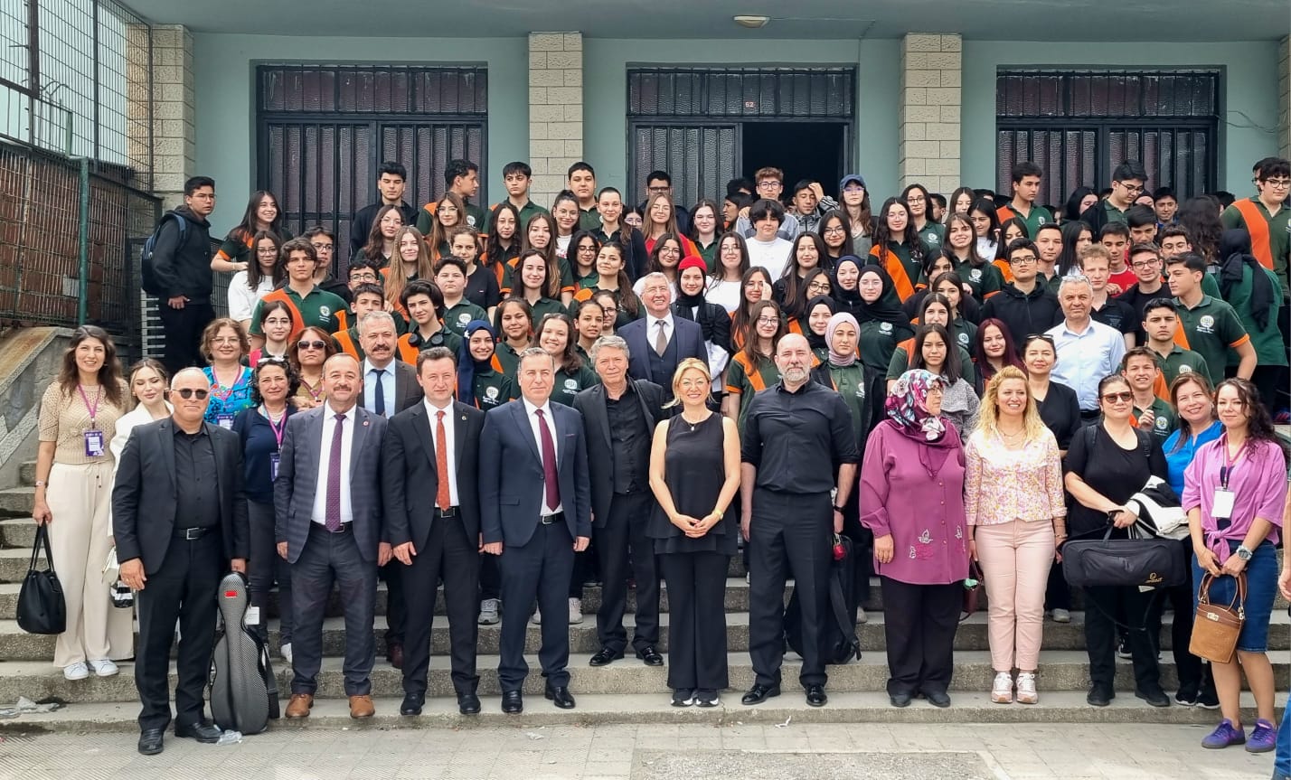 Turgutlu Lisesinde klasik müzik rüzgârı esti